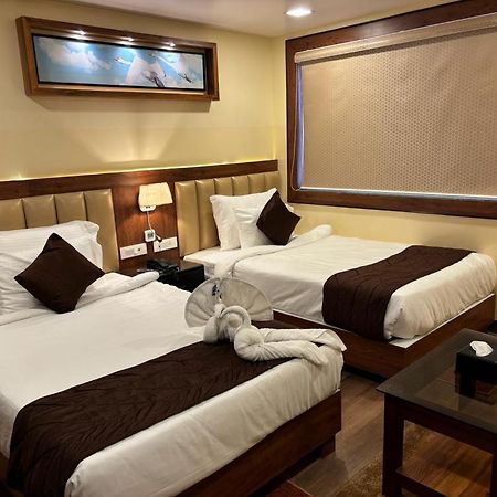 Hotel Golden Orbit Āsansol Esterno foto