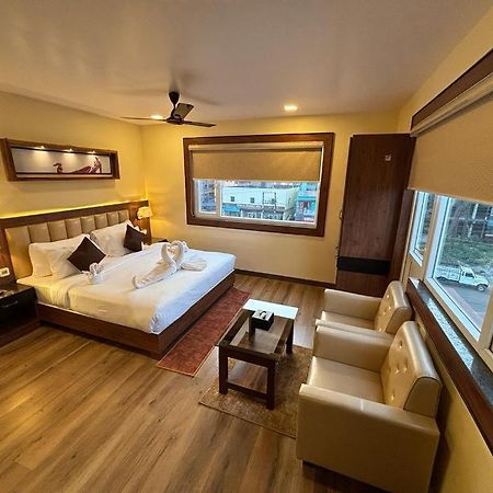 Hotel Golden Orbit Āsansol Esterno foto