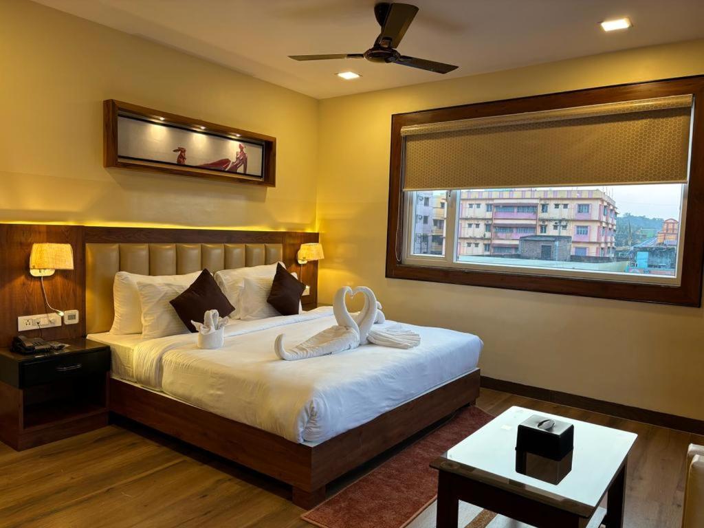 Hotel Golden Orbit Āsansol Esterno foto