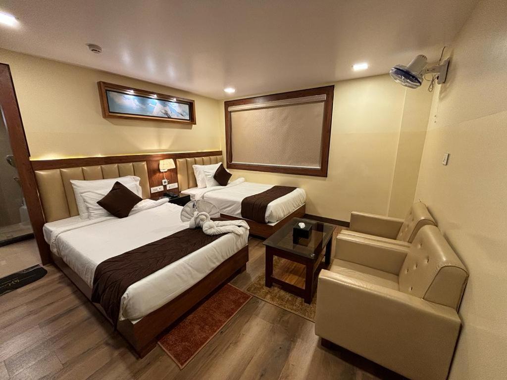Hotel Golden Orbit Āsansol Esterno foto